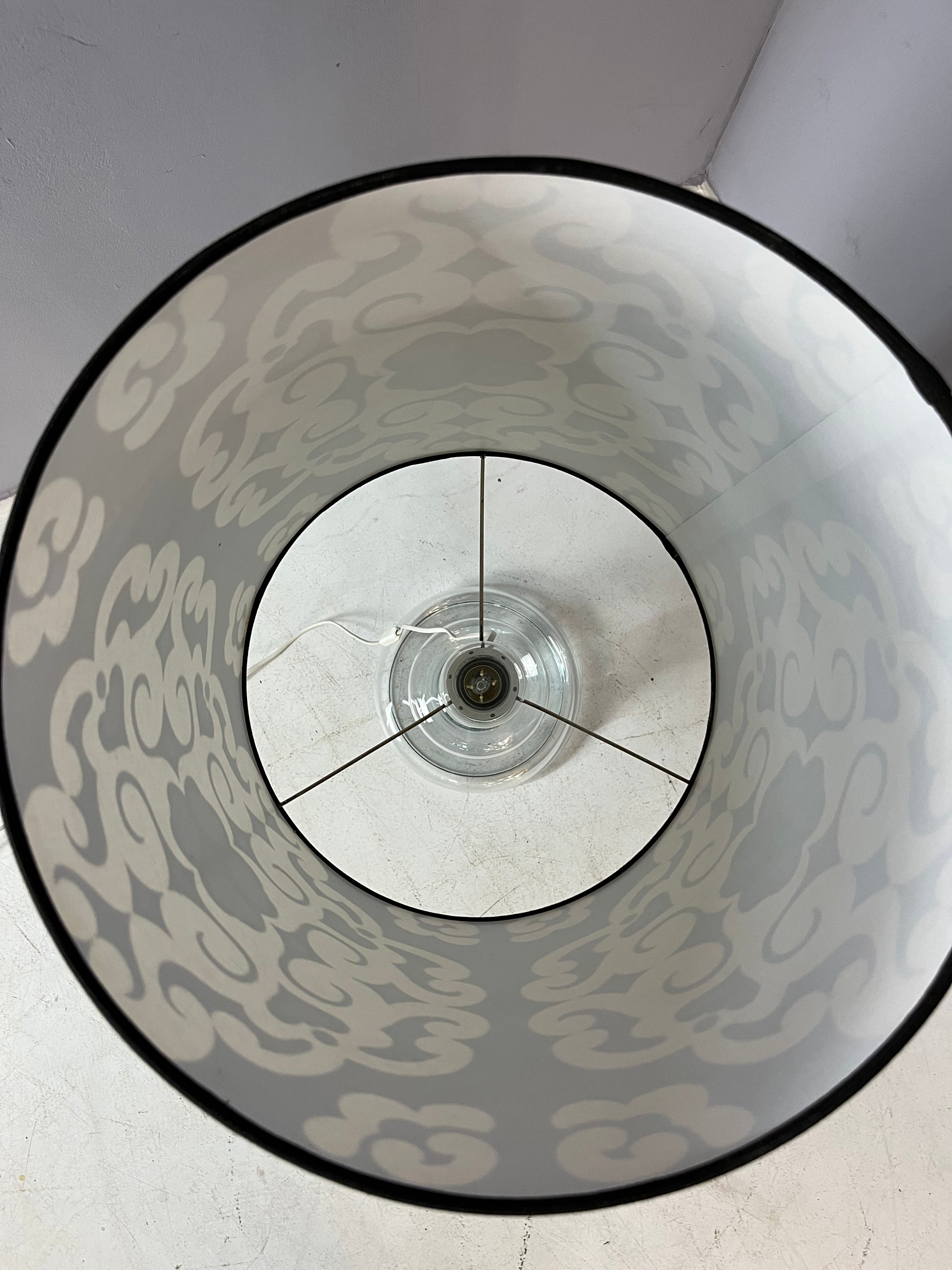 Stehlampe Plaza mit transparentem Glasfuß von Michael Bang für Holmegaard