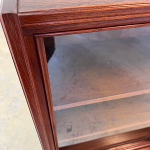 Vitrine Teak mit Klappfächern aus Deutschland