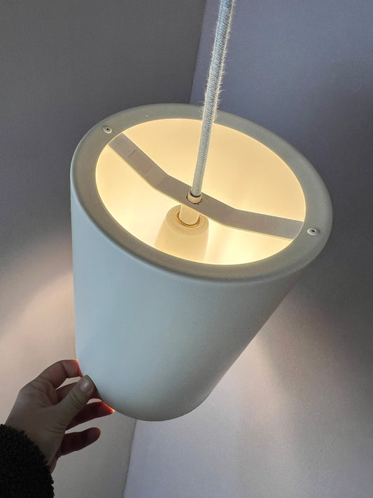 Zylinderlampe weiß neu lackiert von Fog & Mørup