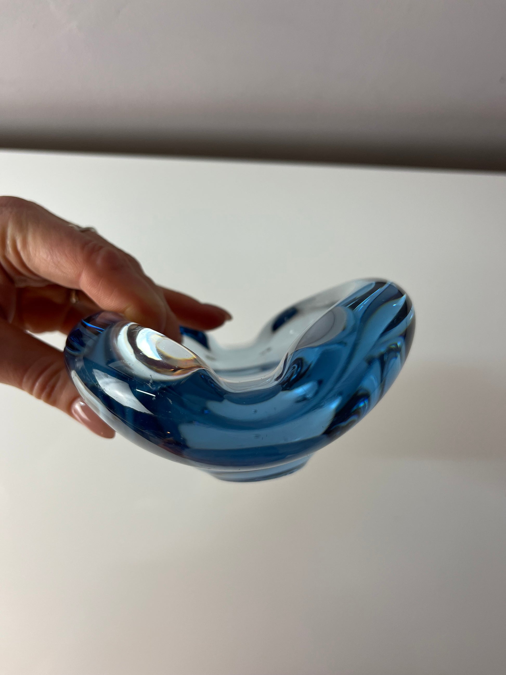 Aschenbecher hellblau Glas