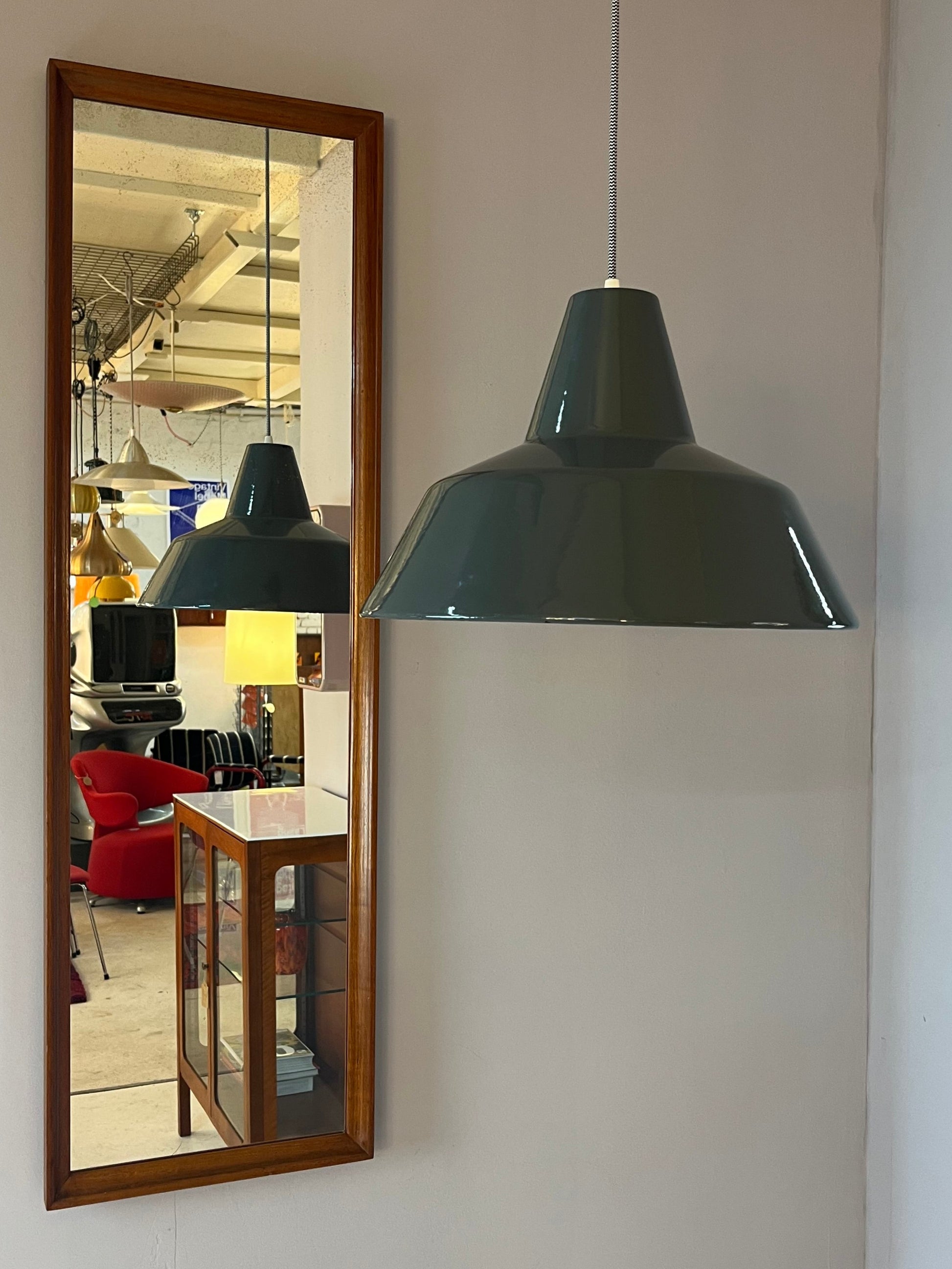 Industrielampe grau emailliert