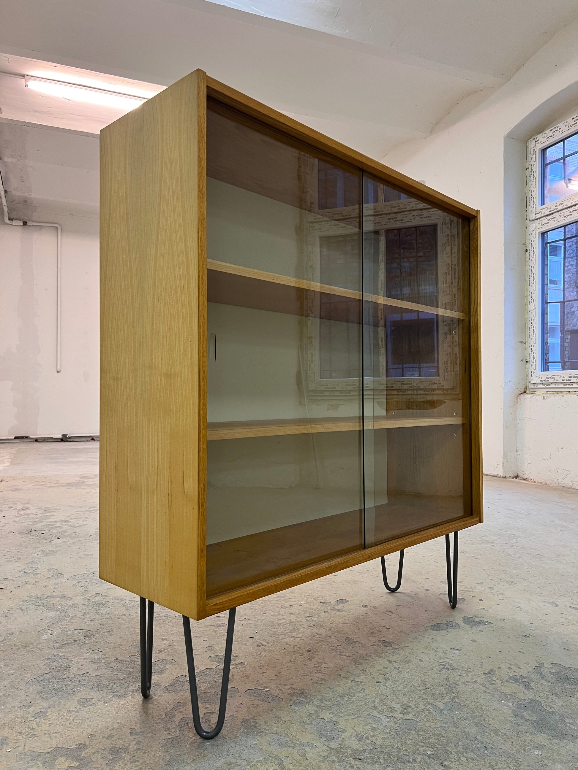 Vitrine Typ 430 Esche von Joachim Nebelung für Hellerau