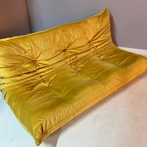Dreisitzer Sofa 