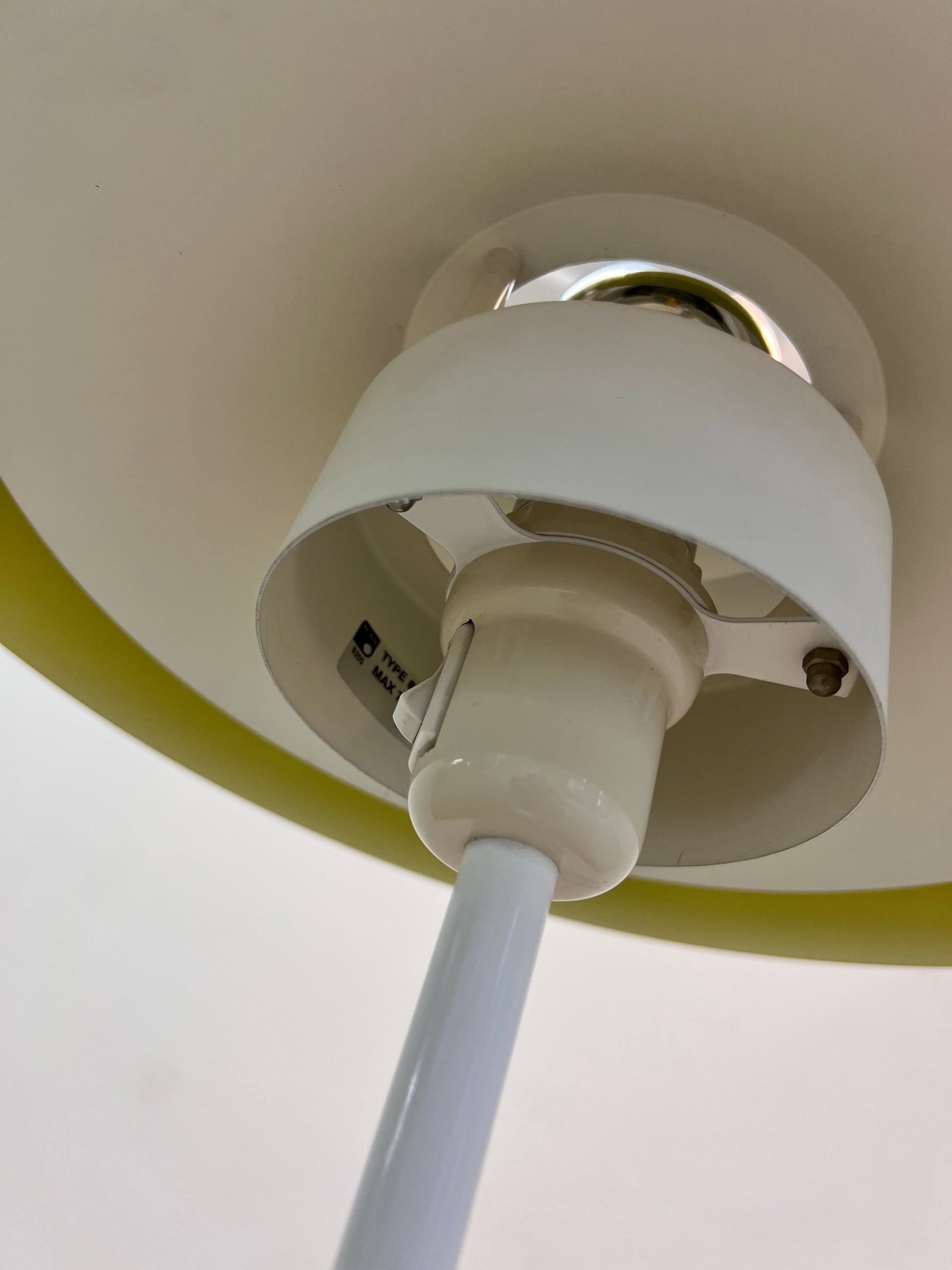 Stehlampe Typ 854 neu lackiert von Horn