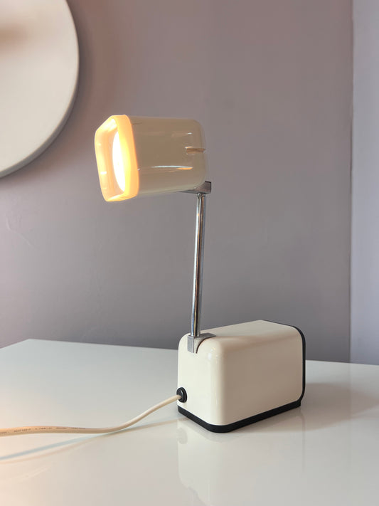 Tischlampe Modell 1001 weiß mit Teleskoparm von Karstadt