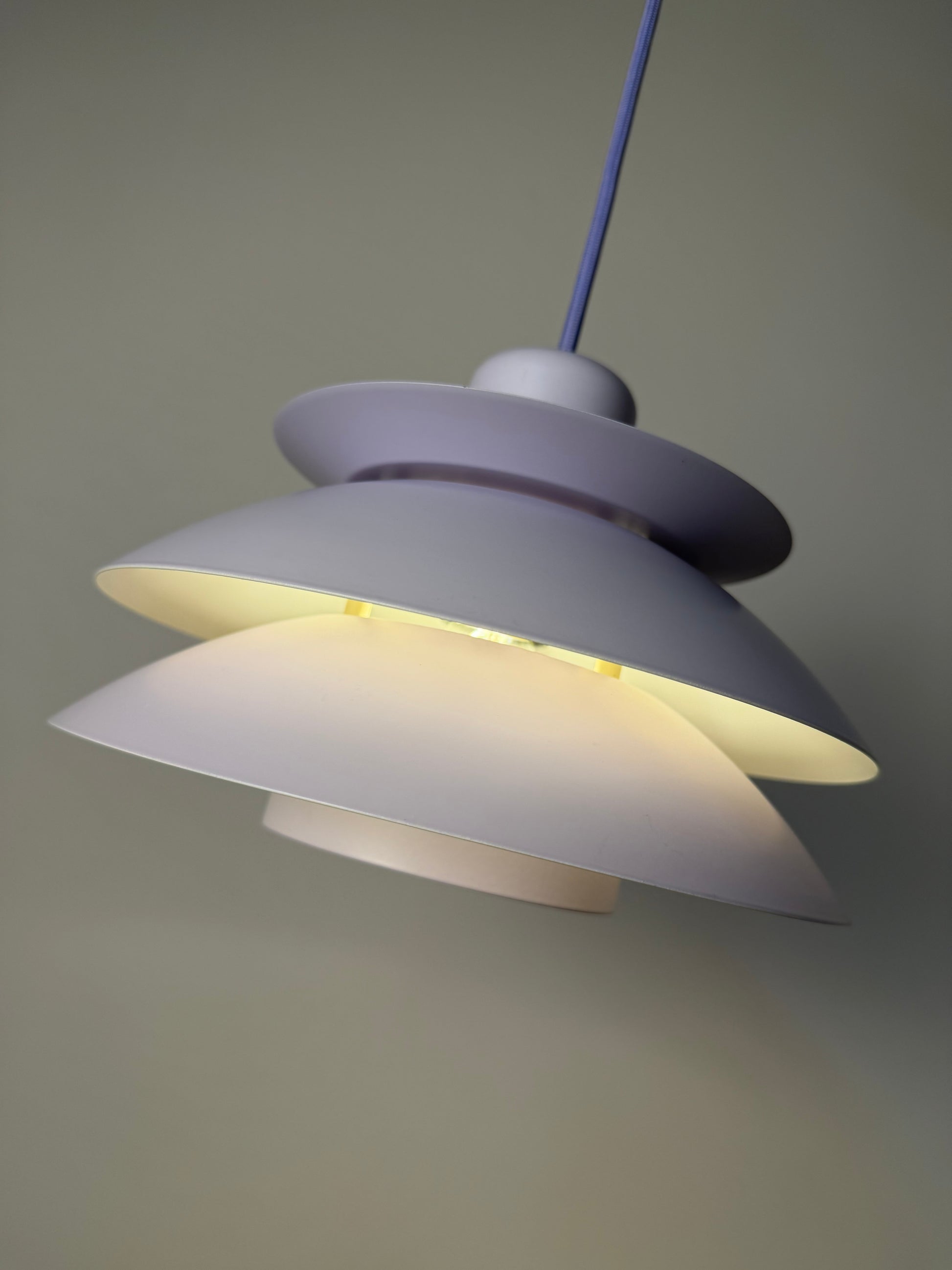 Lamellenlampe Typ 776 flieder von Horn