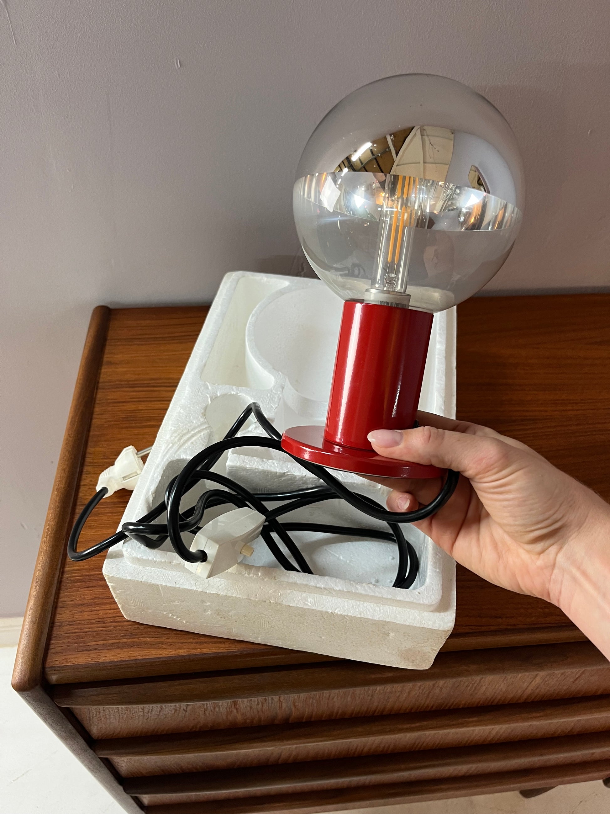 Tischlampe Big Globe rot von Motoko Ishii für STAFF
