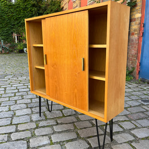 Schrank Typ 605/2 Esche auf Hairpinlegs von Hellerau