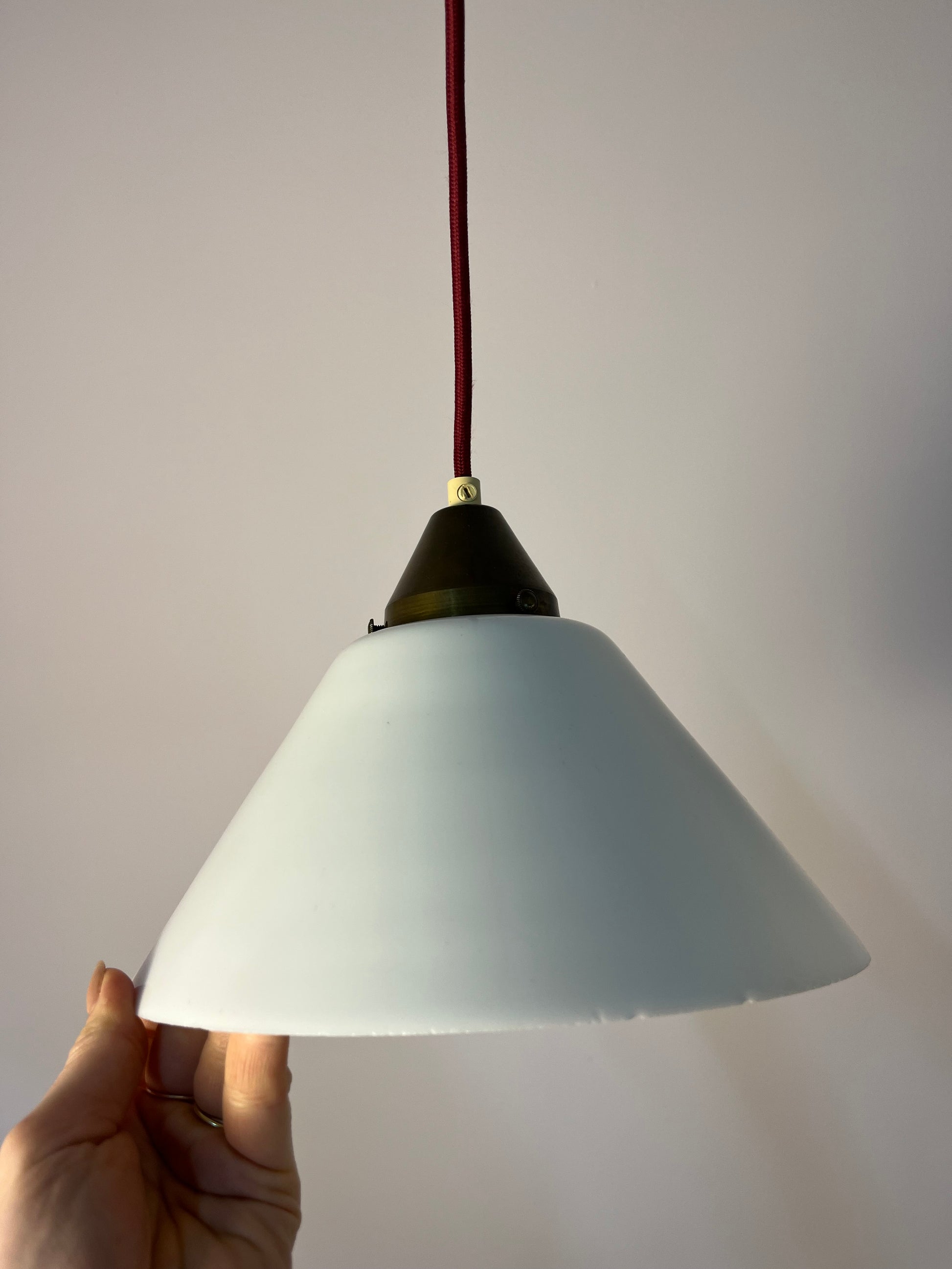 Hängelampe Opalglas Messing