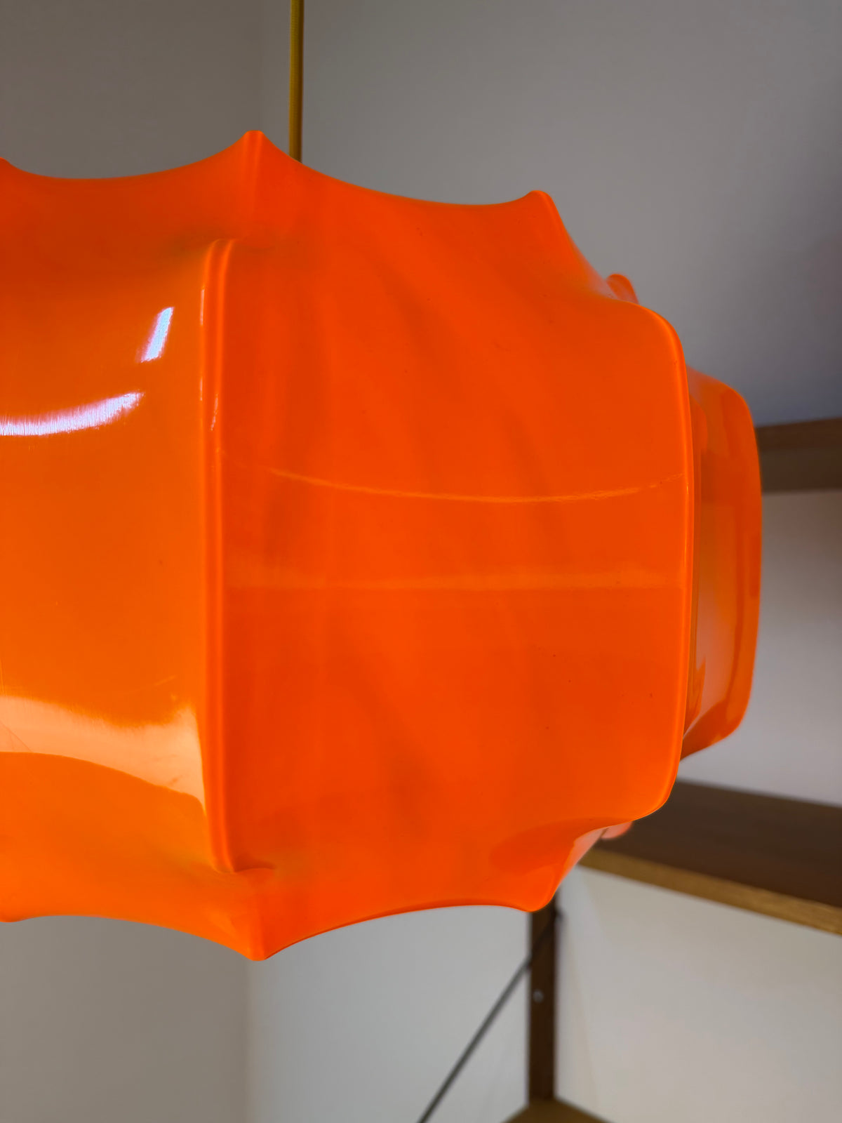Hängelampe orange mit gelbem Kabel von Ilka Plast