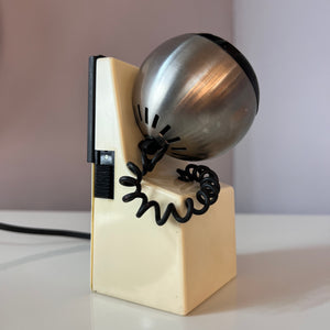 Tischlampe weiß silber mit Kugelkopf von Osram