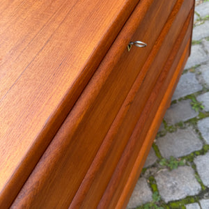 Kleine Kommode Teak mit Schloss aus Dänemark