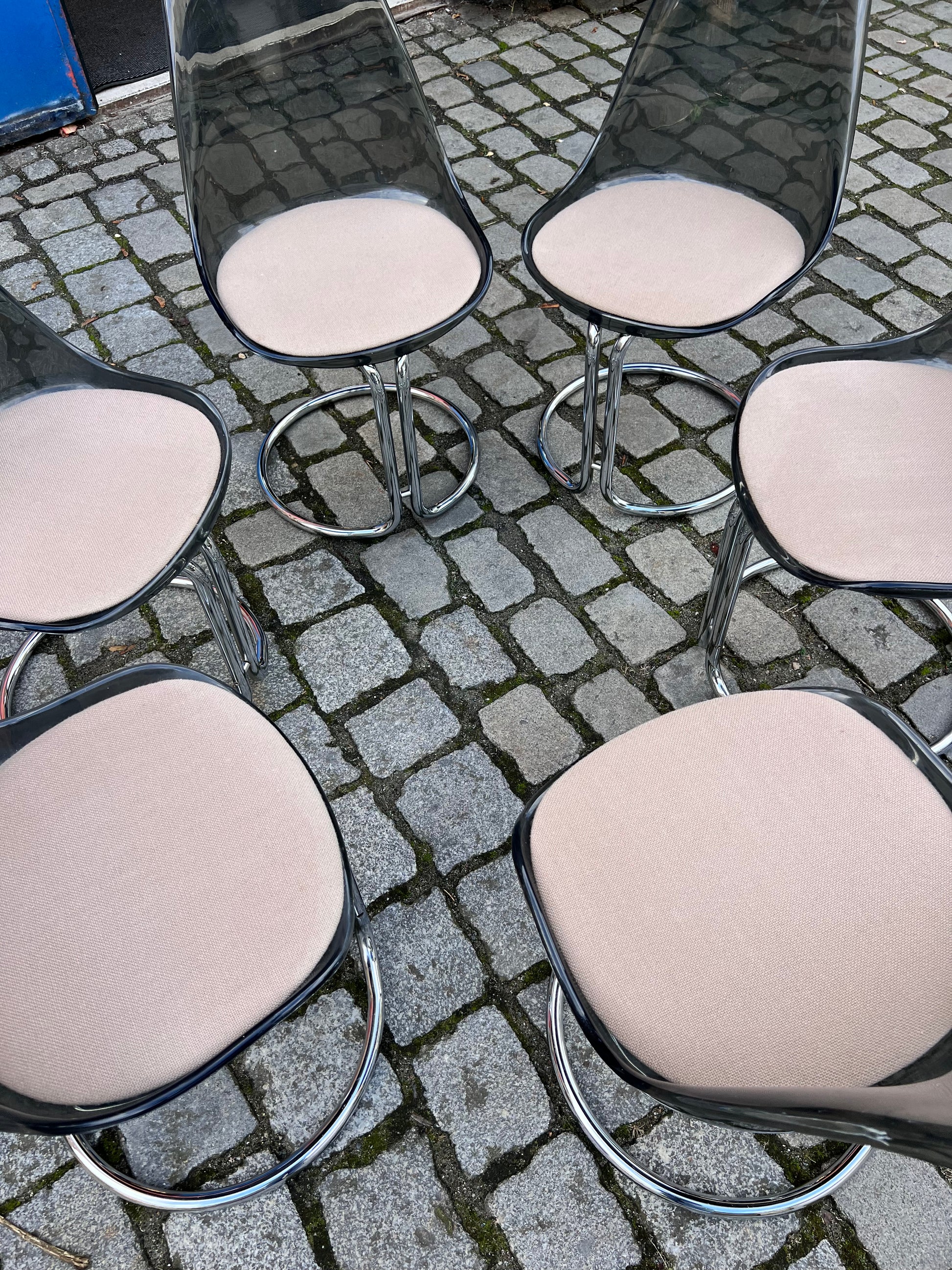 Freischwinger grau beige Kunststoff Chrom