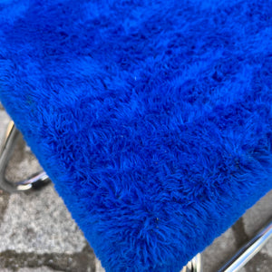 Hocker königsblau Chrom mit Tritt