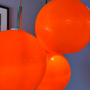 Große Kugellampe orange Kunststoff mit Chromstab