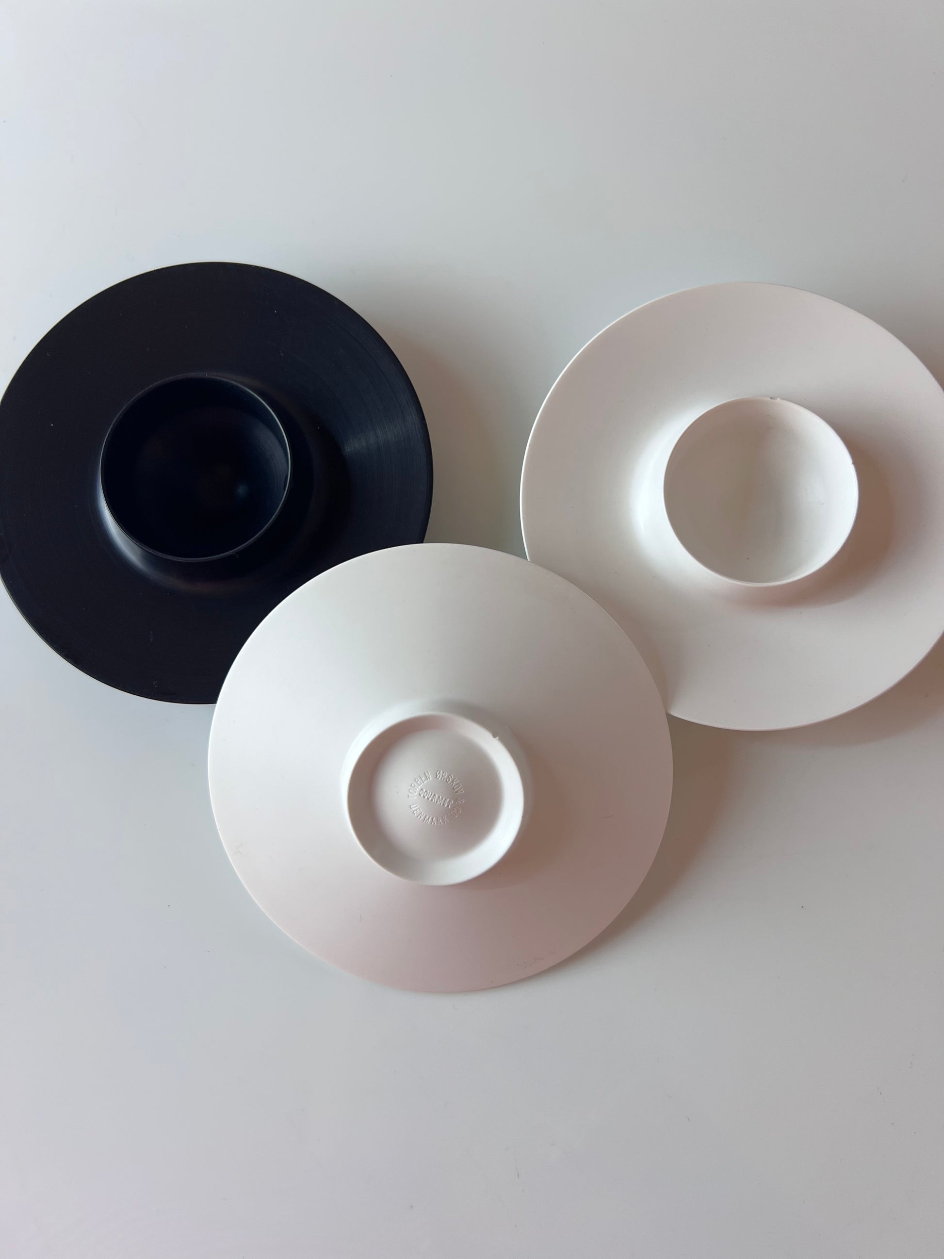 Set: 3x Eierbecher schwarz weiß Melamin von Torben Ørskov