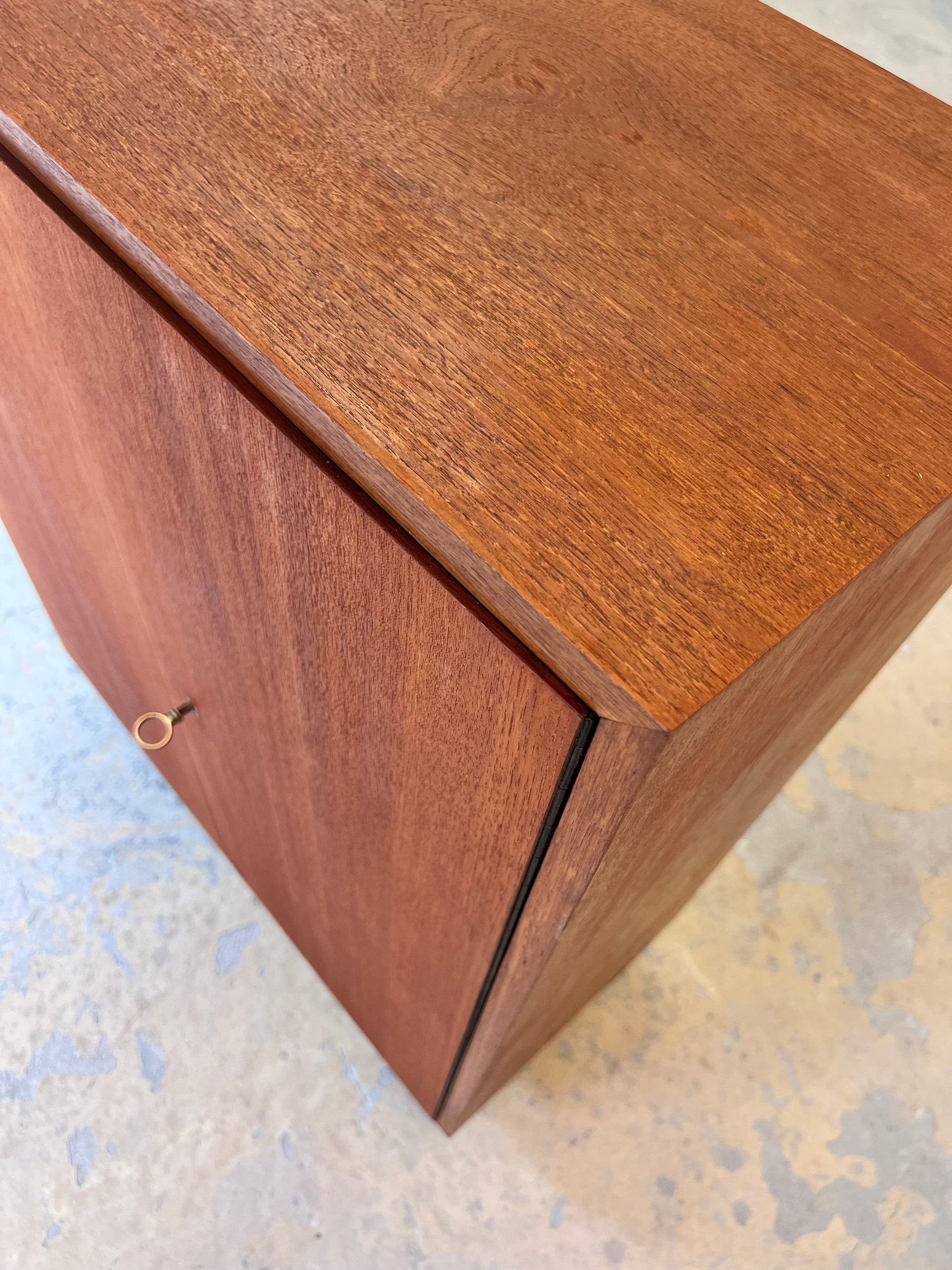 Schrank Teak von IDEE Möbel