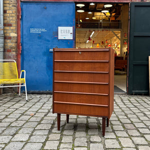 Kommode Teak mit Schloss & durchgängigen Griffen