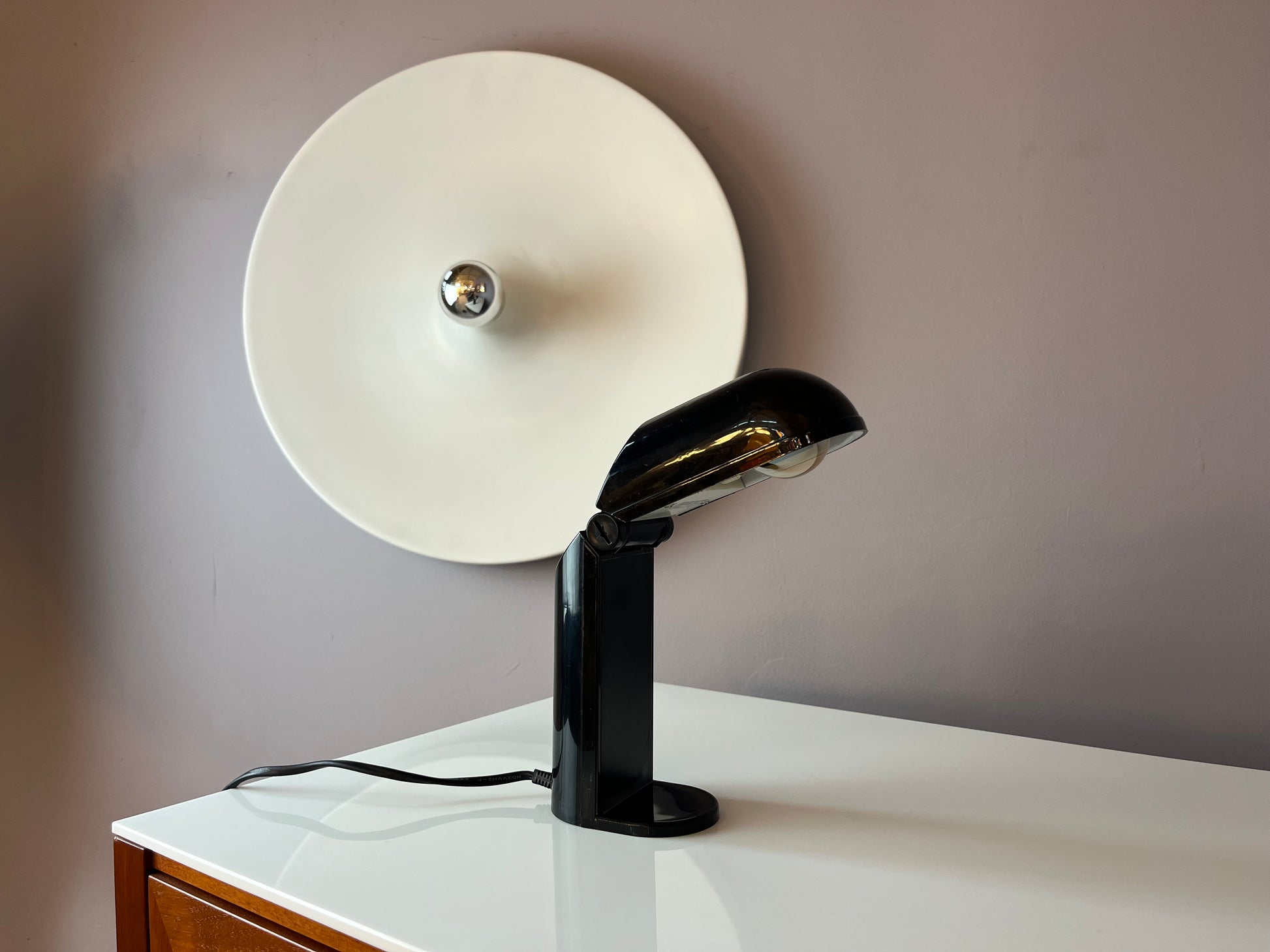 Tisch- und Wandlampe Manon schwarz von Yamada Shomei