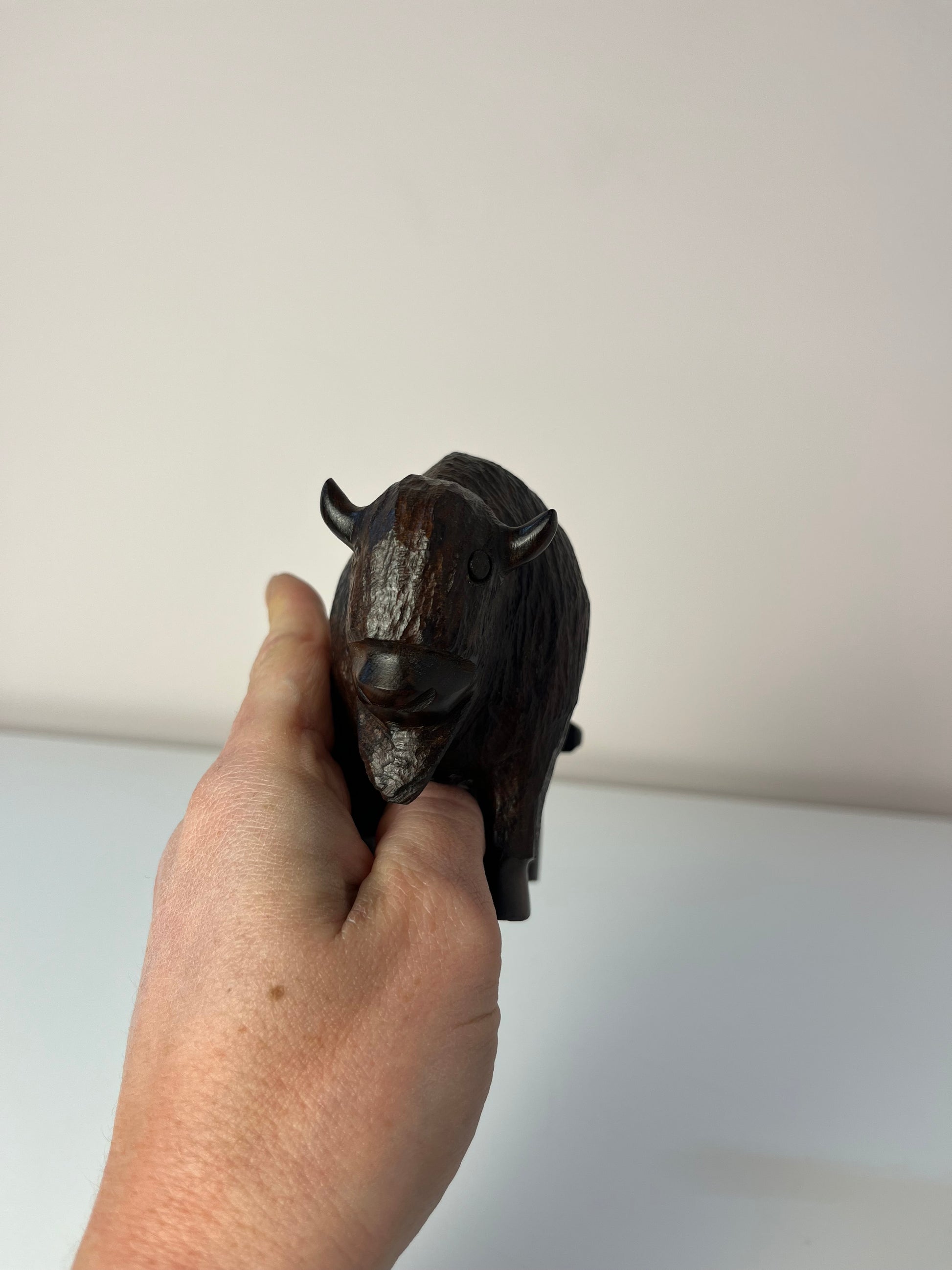 Figur Büffel Wüsteneisenholz
