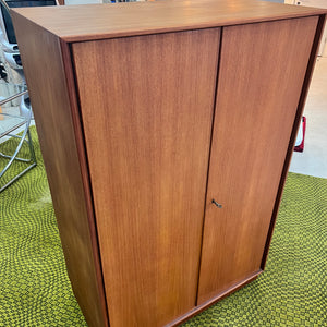 Großer Kleiderschrank Teak von Einrichtungshaus Steguweit & Sohn