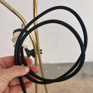 Stehlampe mit zwei Schwanenhalsarmen Messing