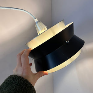 Lamellenlampe Trava schwarz silber von Carl Thore für Granhaga