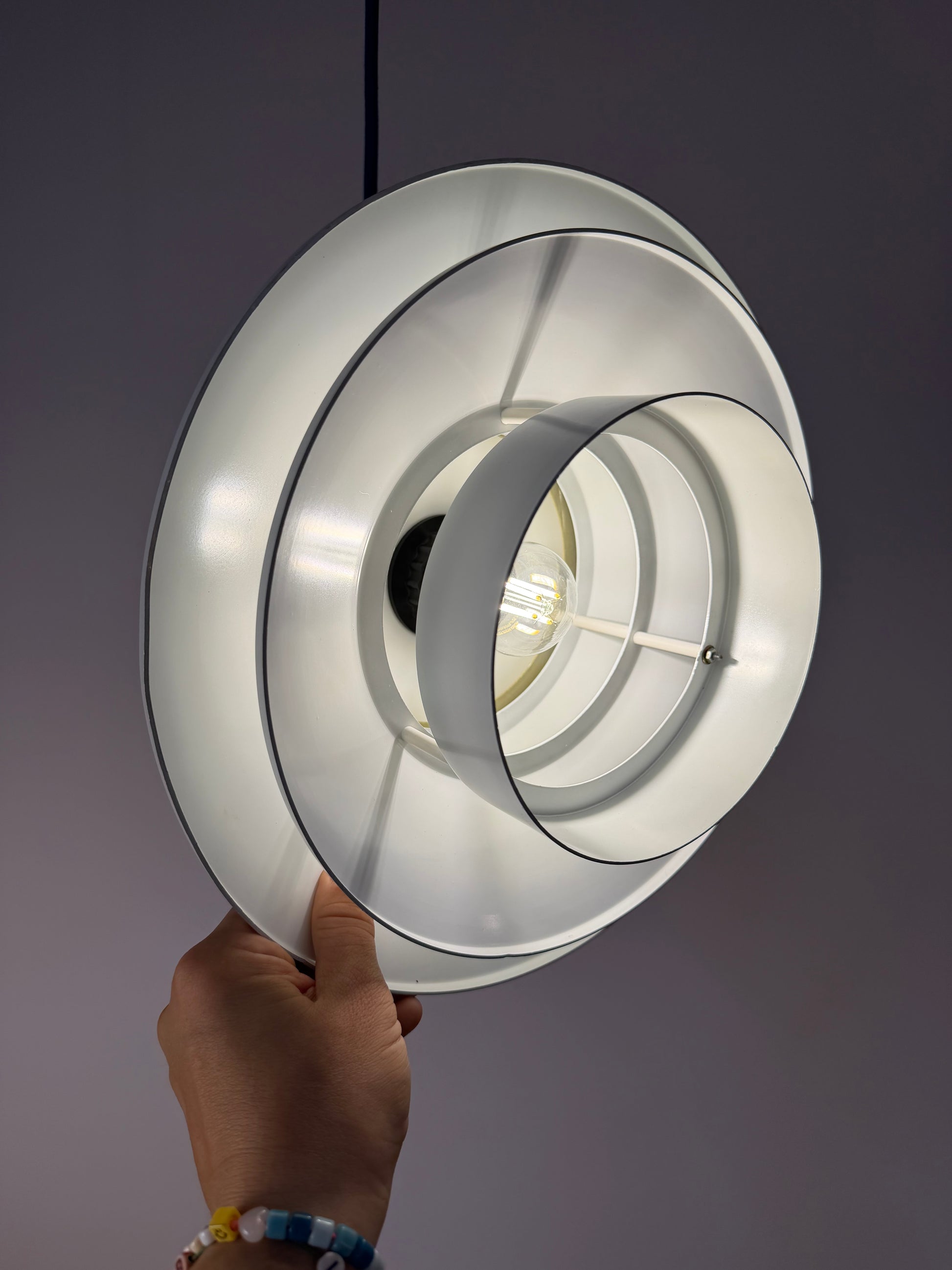 Lamellenlampe Hochglanz weiß Messing aus Dänemark