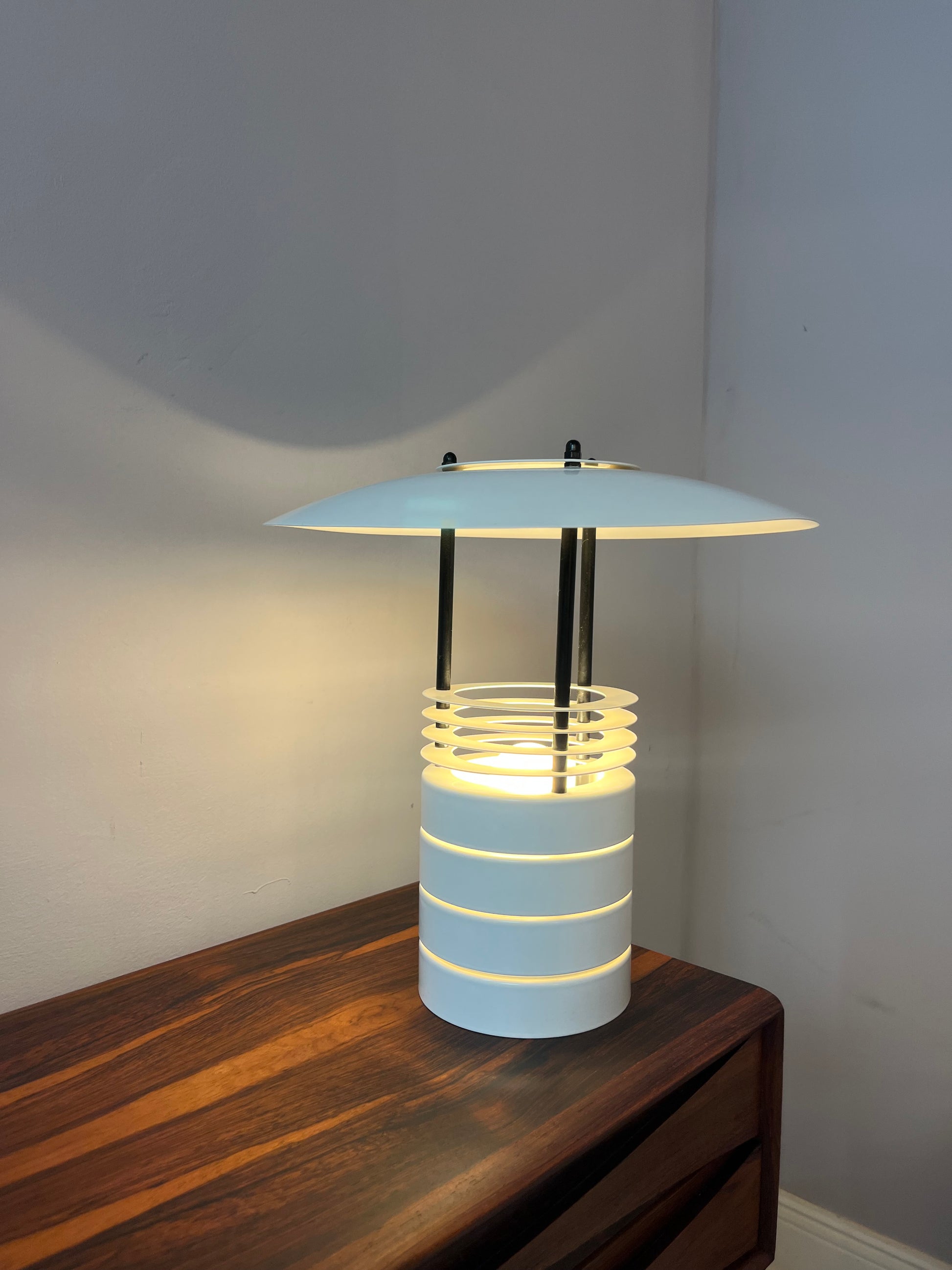 Tischlampe weiß Metall von Jørgen Buchwald  für Laterna Danica