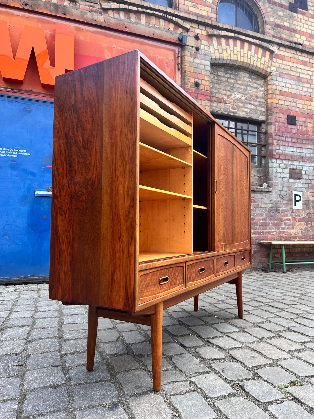 Highboard Teak aus Dänemark – Frau Wunderwald
