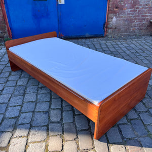 Gästebett Massivholz Teak 100x200 mit Matratze