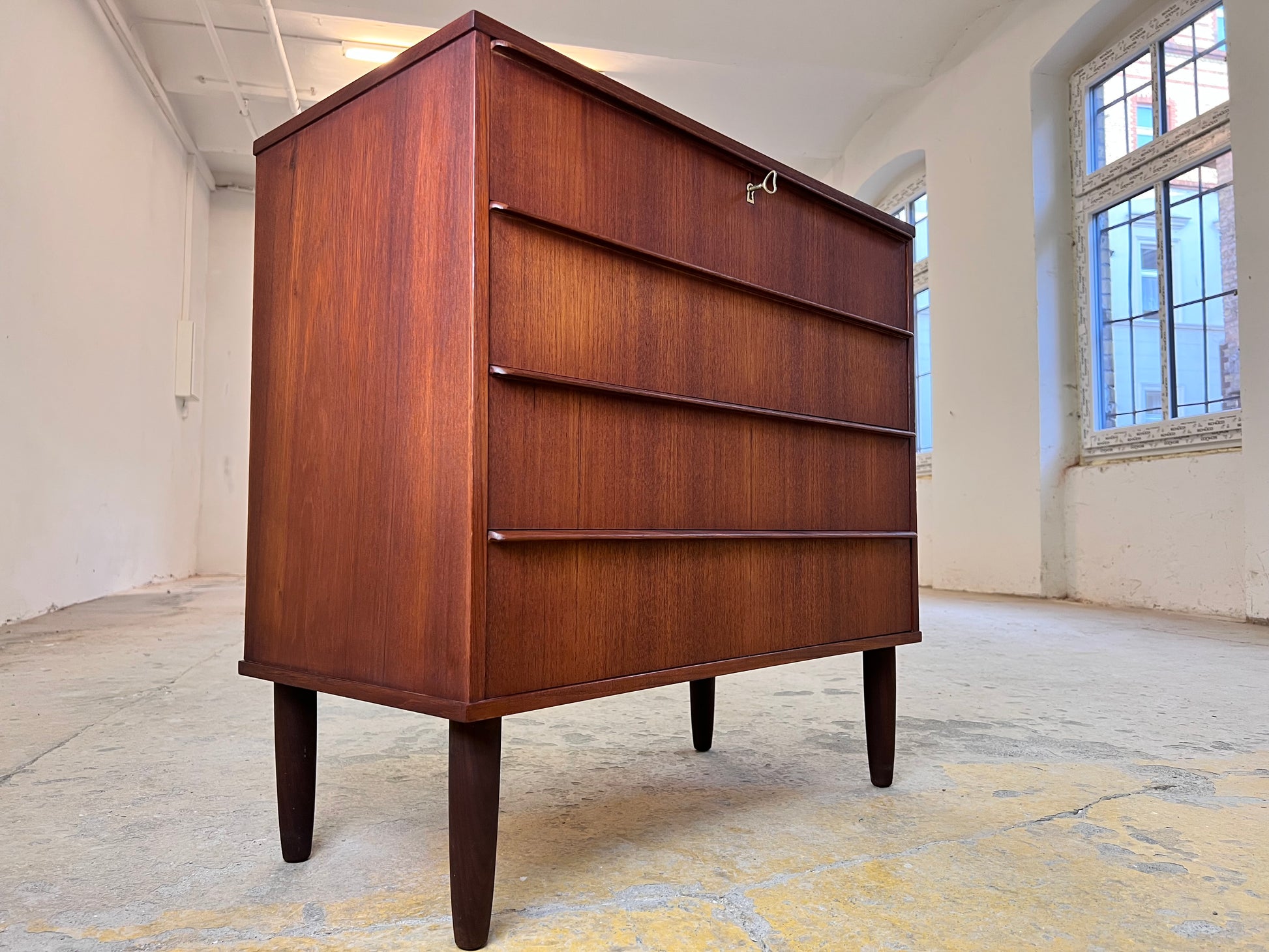 Kommode Teak mit Schloss aus Dänemark