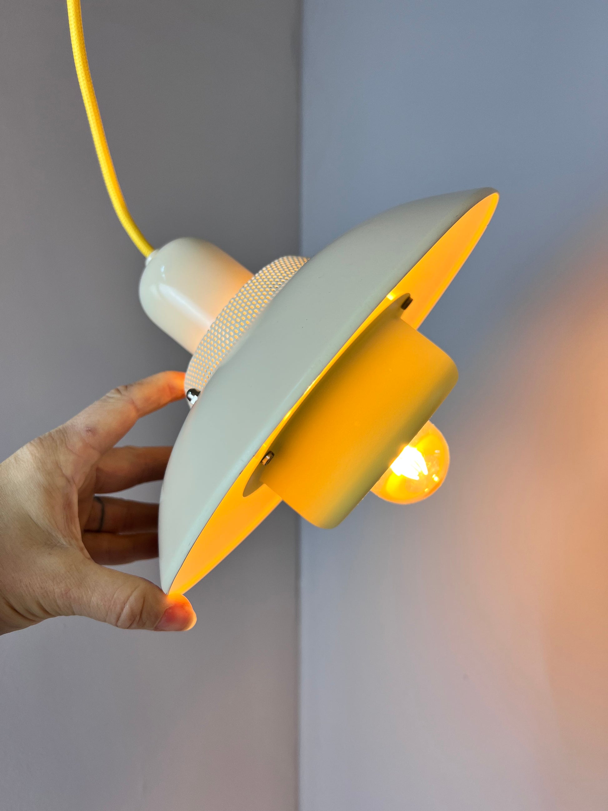 Lamellenlampe neu lackiert gelb creme