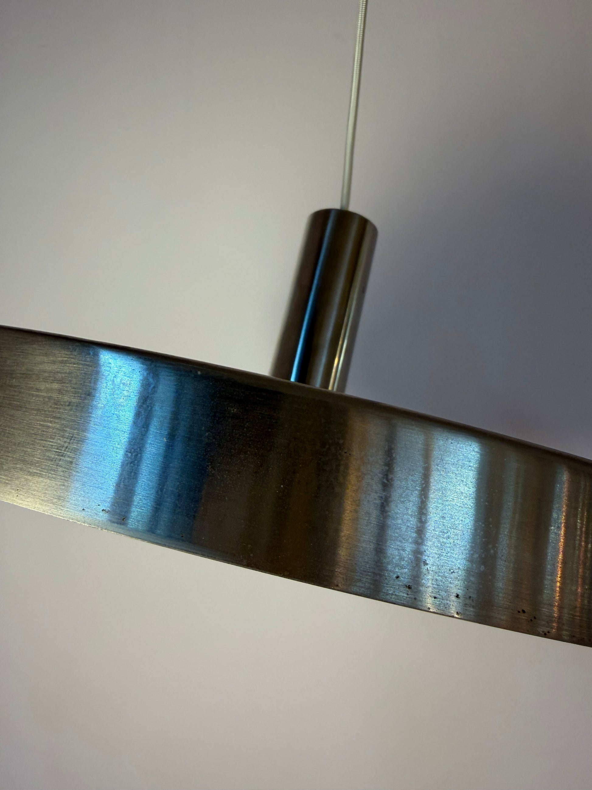 Hängelampe silber weiß mit Gitteroptik aus Dänemark