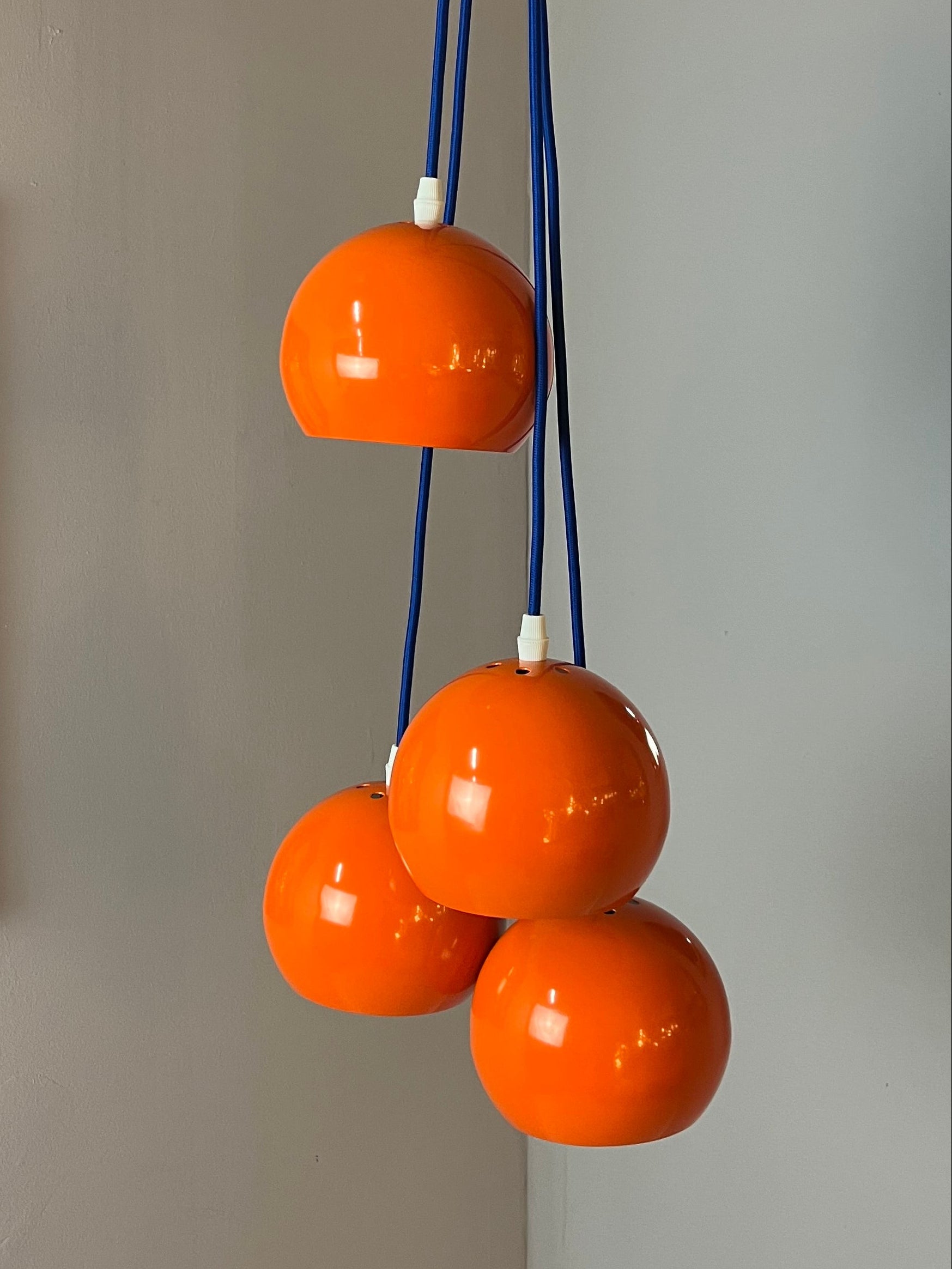 Kugellampe neu lackiert orange aus Dänemark