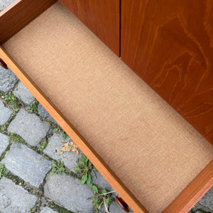 Schrank Teak mit runden Griffen aus Dänemark