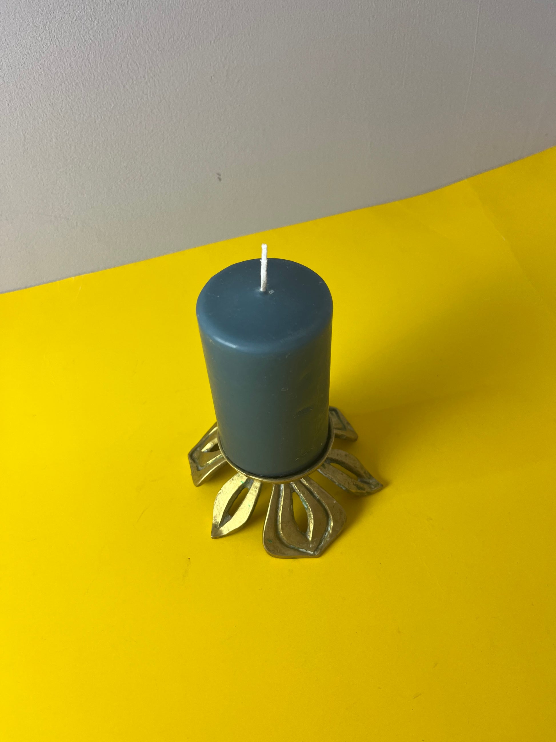 Kerzenständer Messing in Blütenform