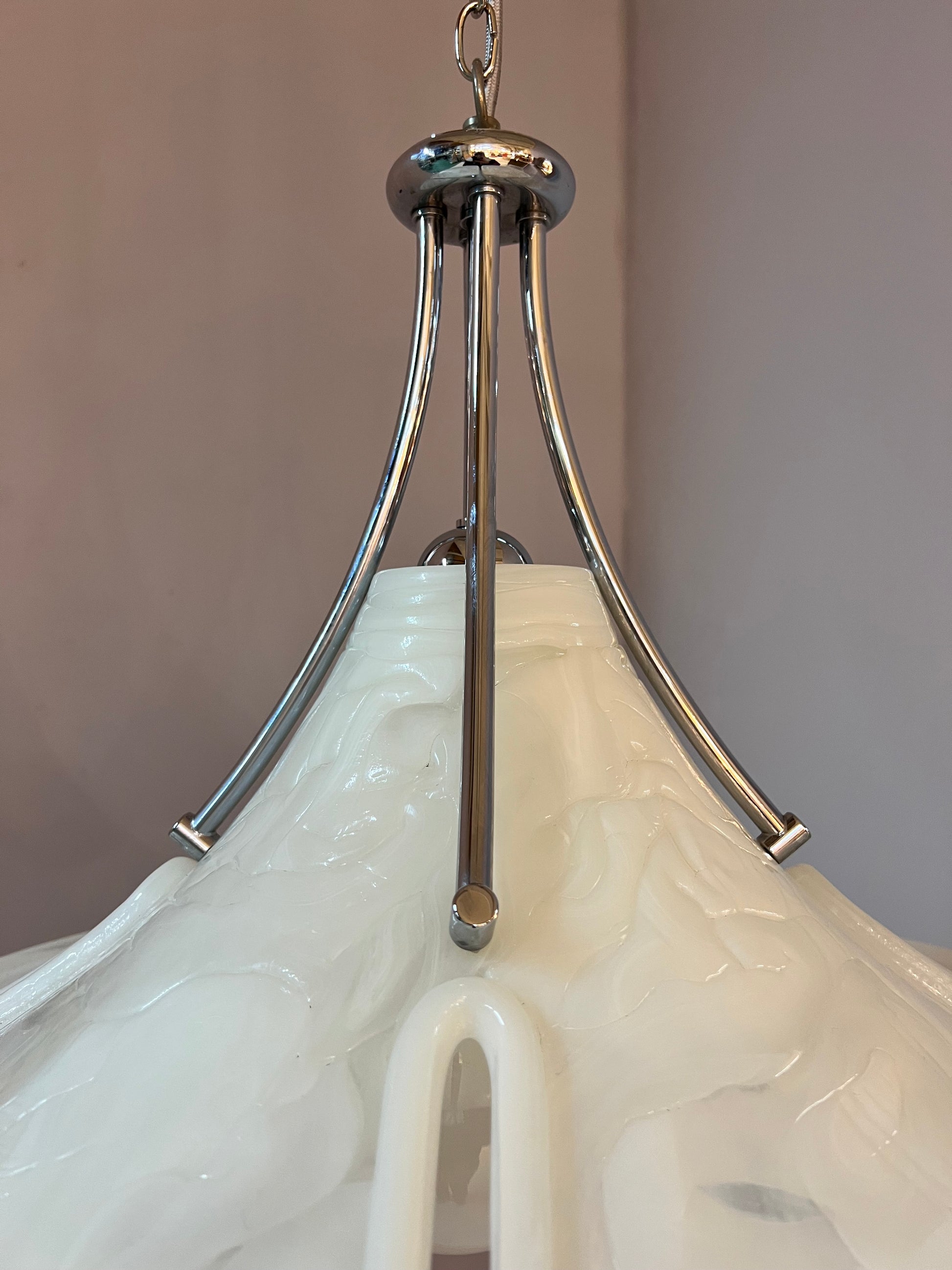 Hängelampe Blume weiß Chrom Kunststoff handgearbeitet von COSACK