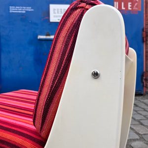 Sessel 70er pink gestreift