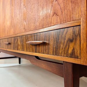 Highboard Teak & Walnuss aus Schweden