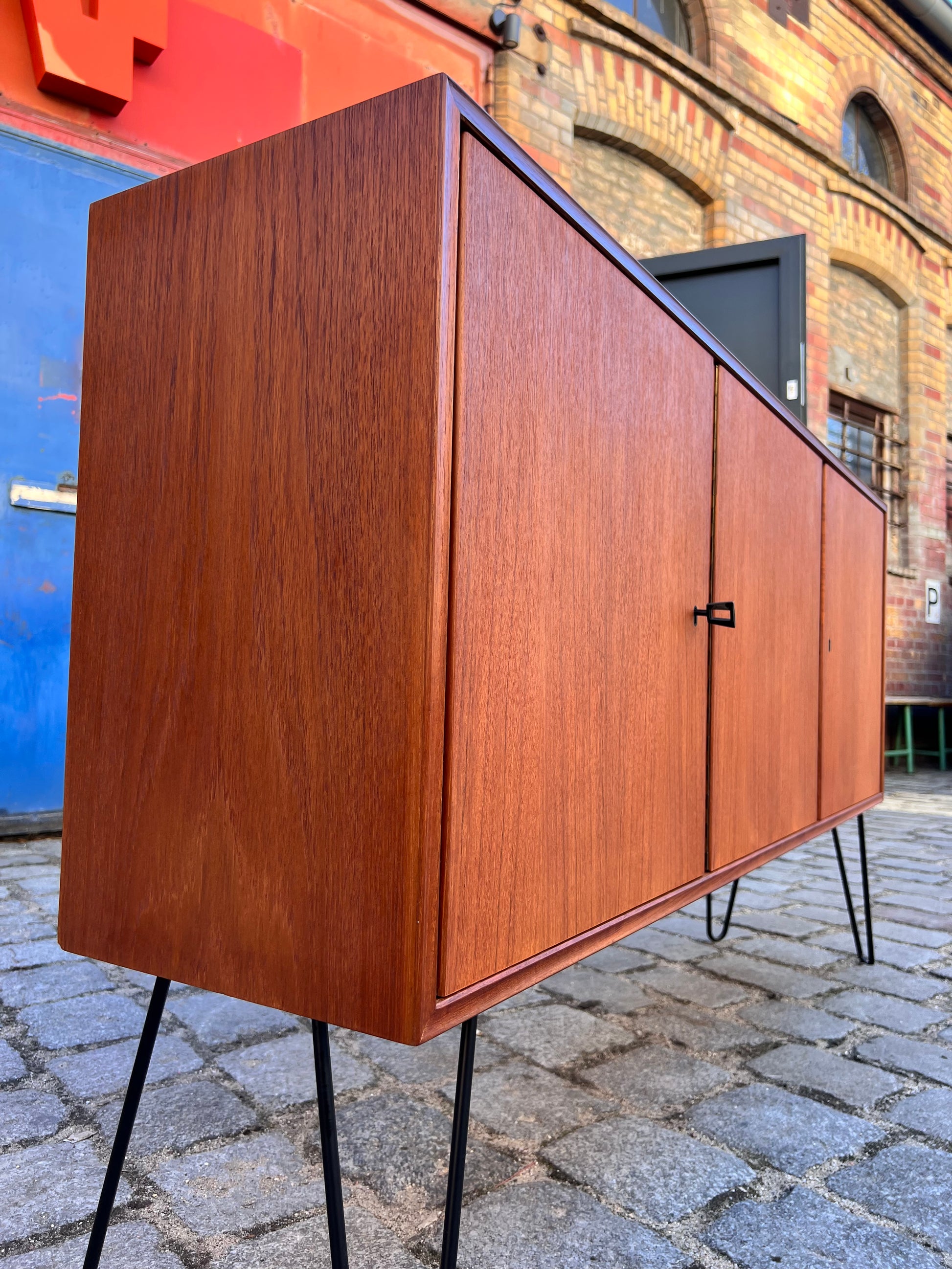 Sideboard Teak auf Hairpinlegs von rt Möbel