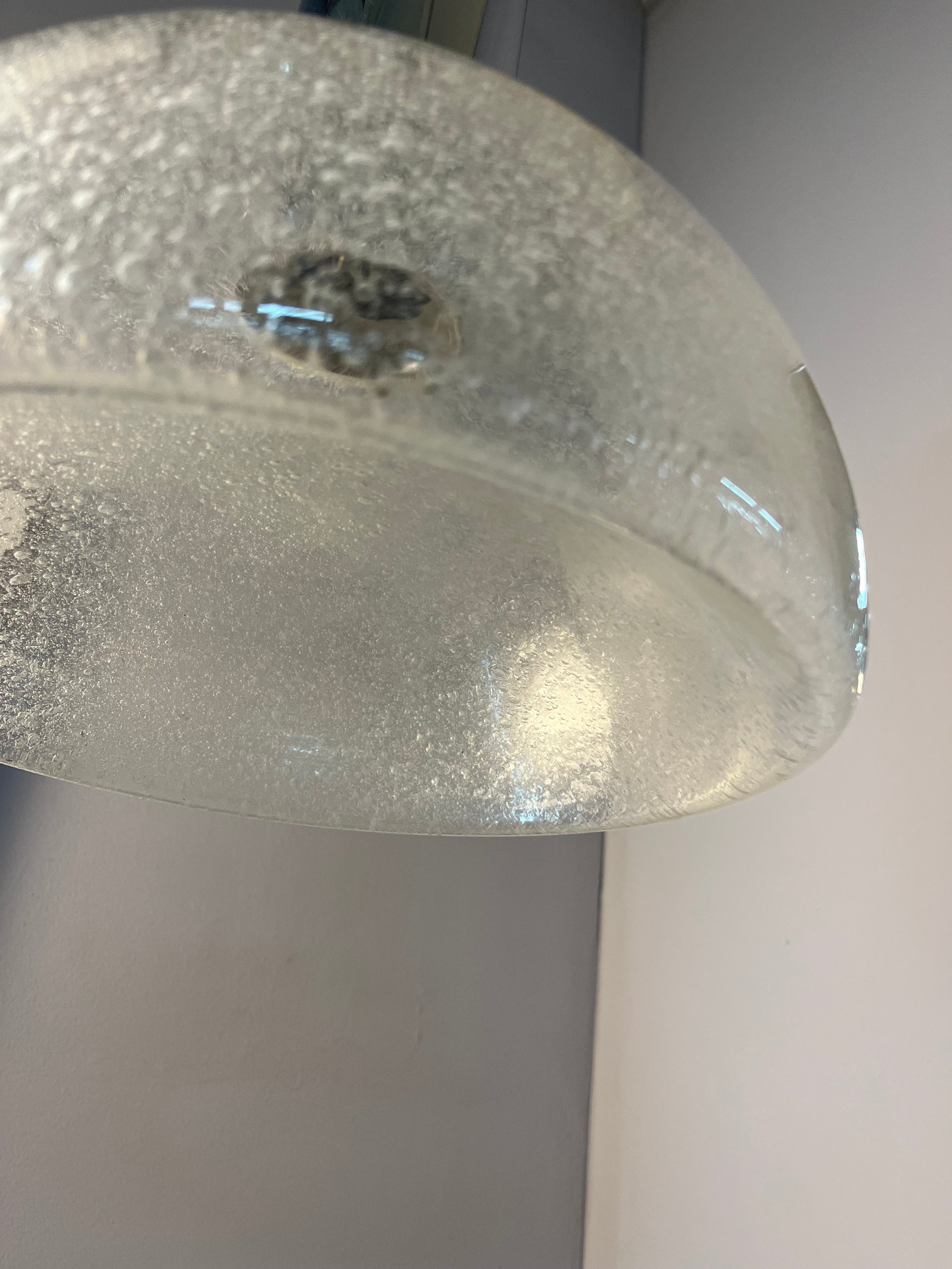 Große Hängelampe Chrom Eisglas von Herbert Proft für Glashütte Limburg