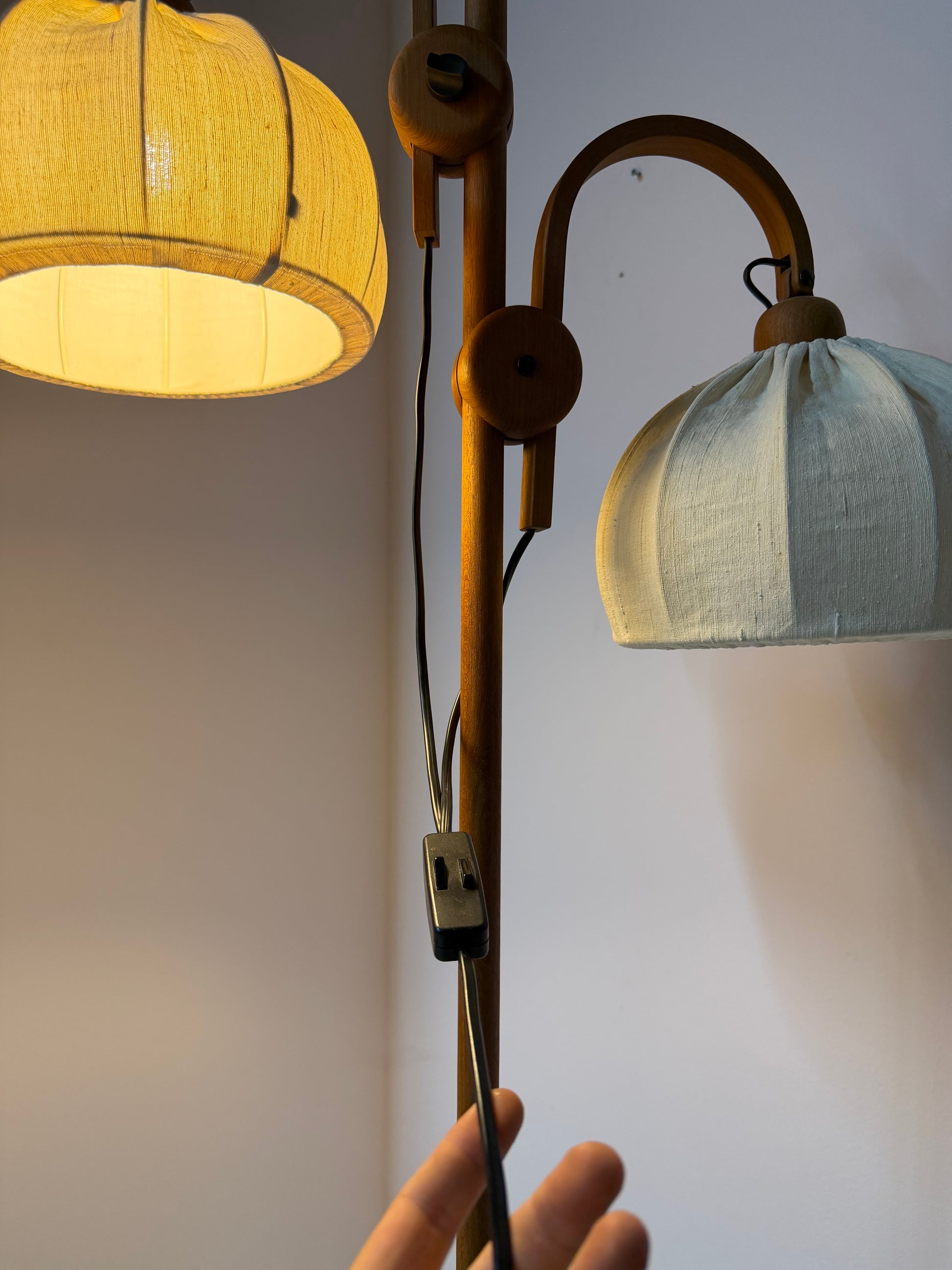 Stehlampe Maiglöckchen von Domus Teak und Rohseide