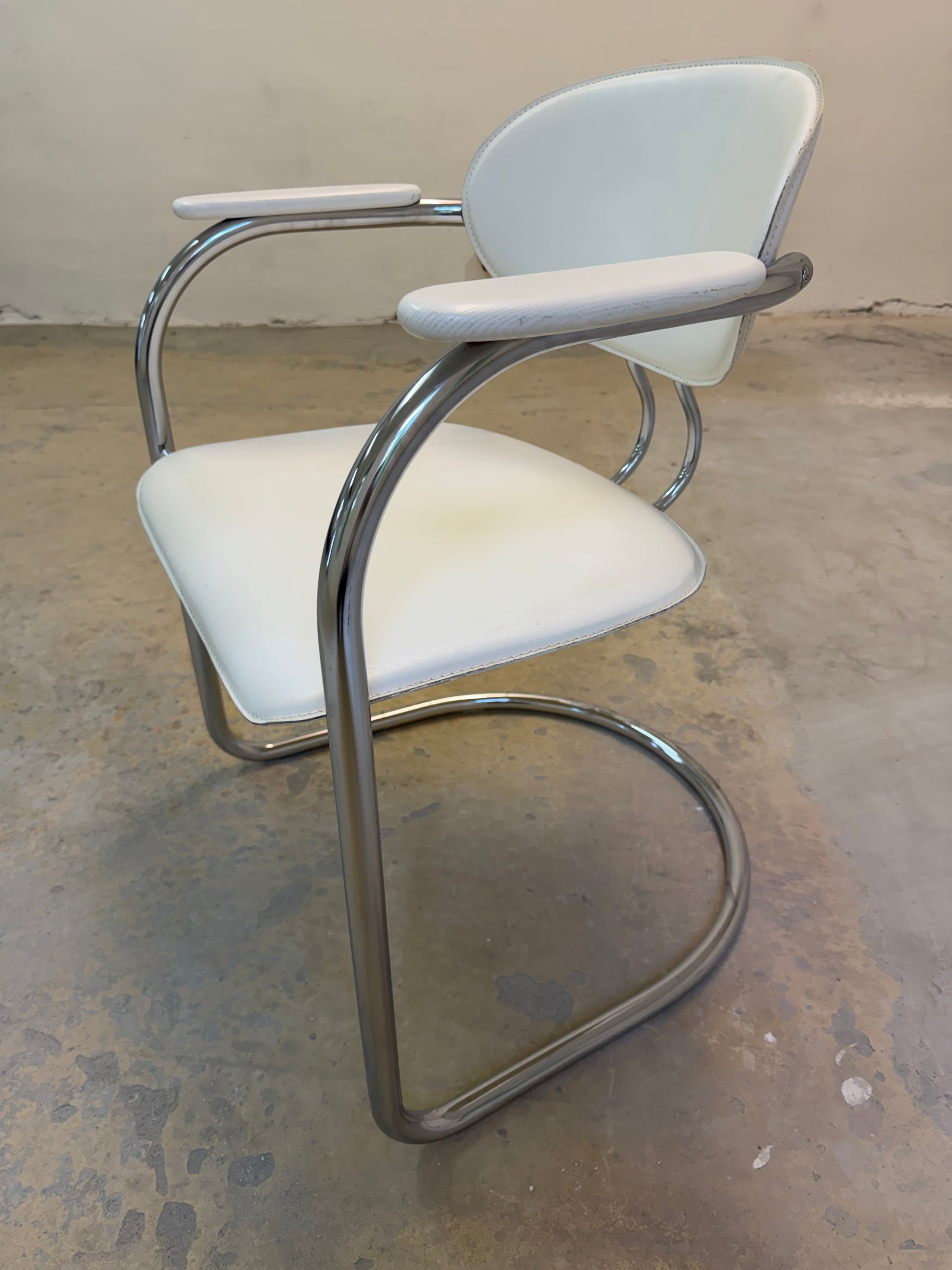 Freischwinger weiß Chrom von Effezeta
