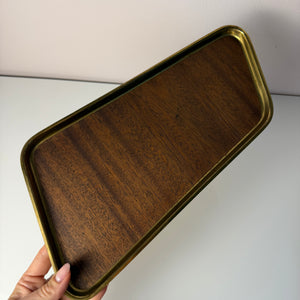 Asymmetrisches Tablett Messing Teak Furnier aus Dänemark