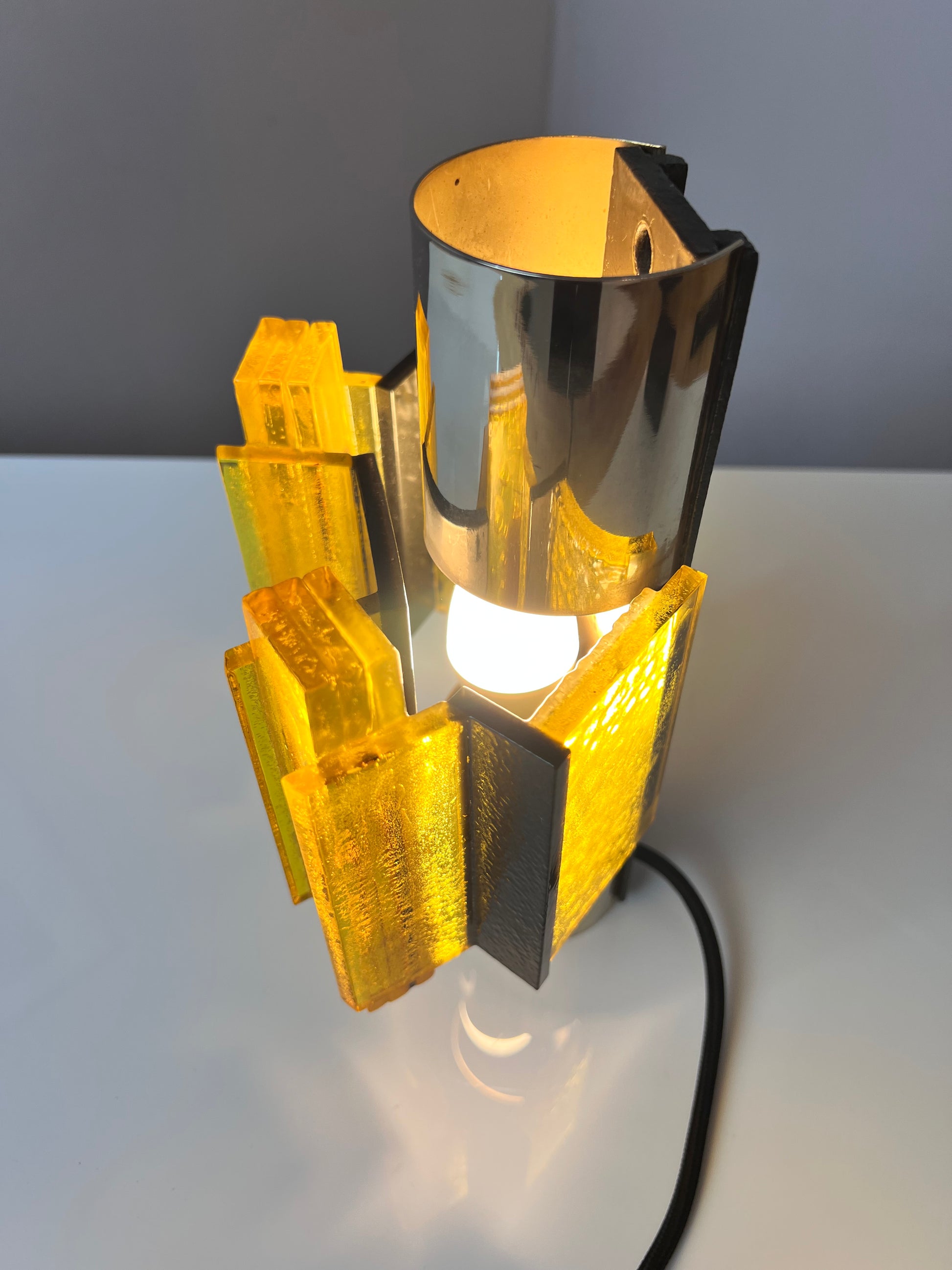 Wandlampe gelb schwarz von Claus Bolby für Cebo