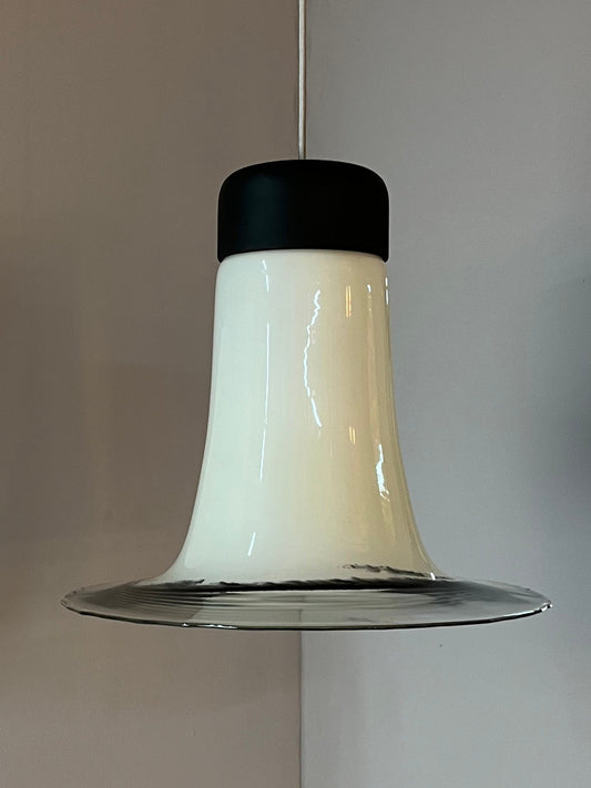 Trompetenlampe schwarz weiß Glas von Peill & Putzler