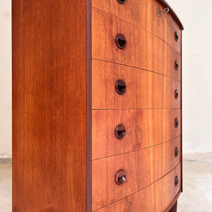 Halbrunde Kommode Teak mit runden Griffen & Schloss aus Dänemark