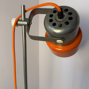Stehlampe orange Chrom von AKA Werke