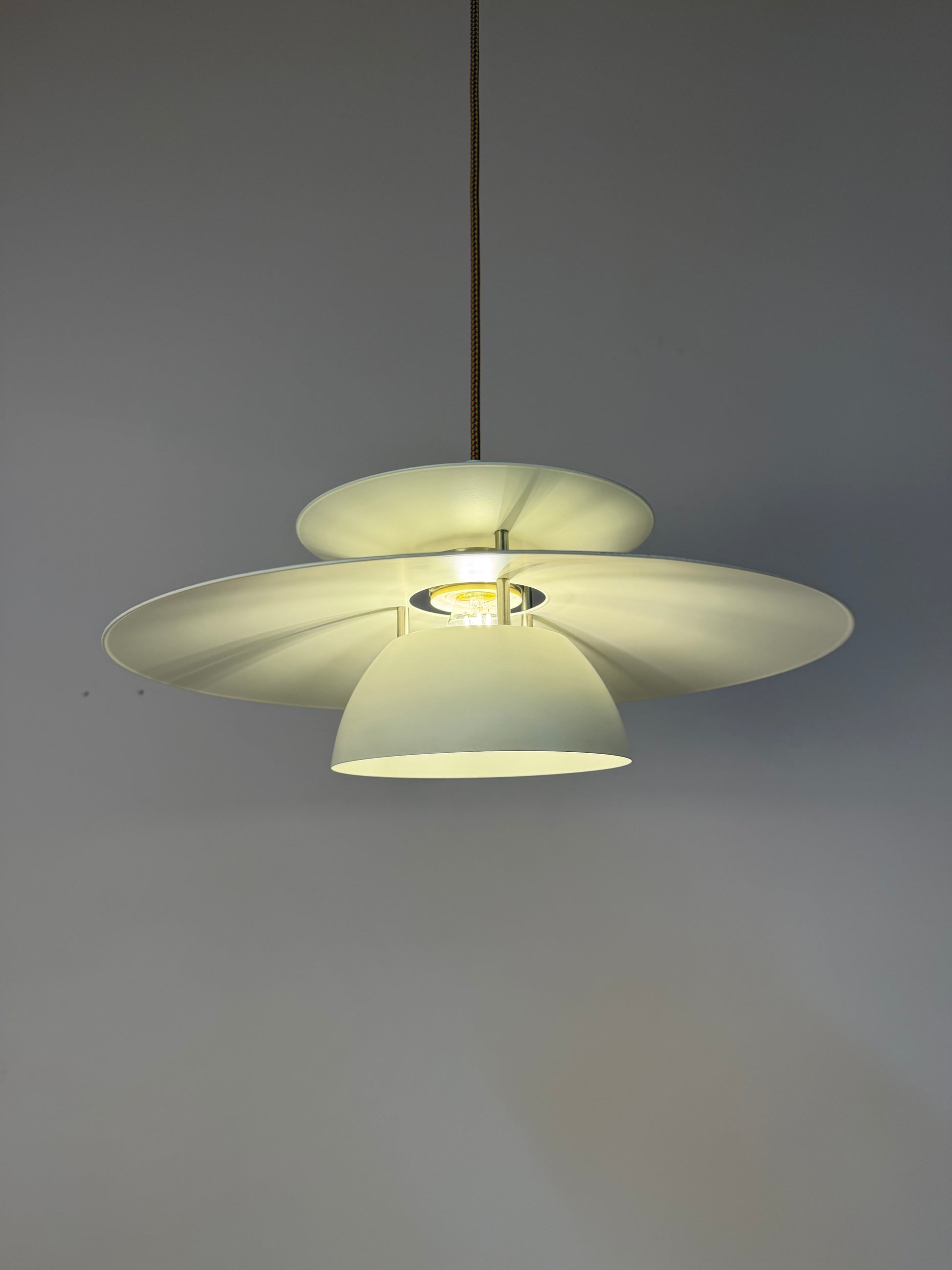 Lamellenlampe Typ 4450 weiß von Lyfa